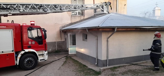 Incendiu la centrala termică a unei şcoli din Olt - FOTO
