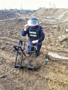 Două bombe de aviaţie au fost găsite pe şantierul centurii ocolitoare sud a municipiului Timişoara/ Pompierii au intervenit cu o nouă autospecială - FOTO