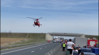 Timiş: Trei persoane decedate, printre care un copil, şi alte trei persoane rănite, într-un accident rutier produs pe autostrada A1