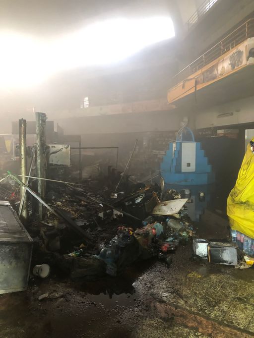 Ploieşti - Incendiul de la Halele Centrale, cauzat de un conductor electric defect
