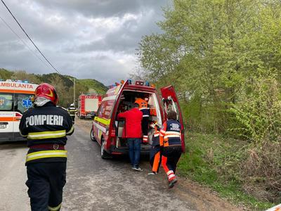 Bihor: O femeie şi un copil au murit într-un accident rutier / O altă femeie şi un copil de 10 ani au fost răniţi  