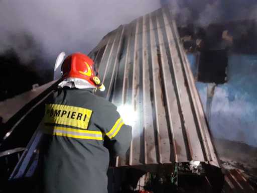Vaslui: O femeie de 63 de ani a murit într-un incendiu care i-a cuprins locuinţa / Focul, de la o lumânare aprinsă 