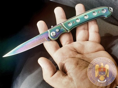 Dâmboviţa: Elev de liceu, prins cu un briceag asupra lui, în şcoală

