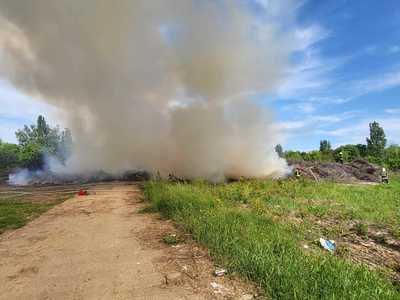 Incendiu puternic în parcul Grozăveşti din Capitală. A fost trimis mesaj Ro-Alert - FOTO / VIDEO