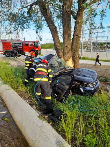 Hunedoara: Un bărbat a murit, iar o femeie a fost grav rănită în urma unui accident rutier