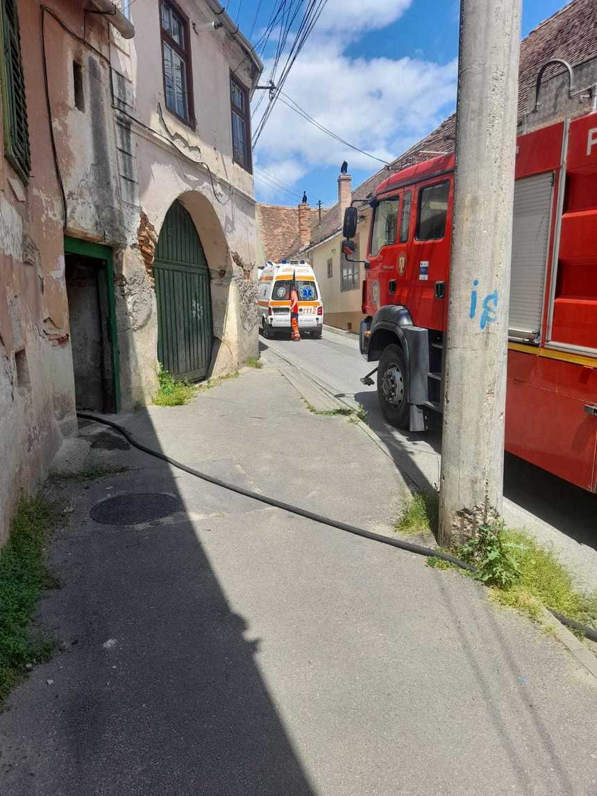 Sibiu: Bărbat de 56 de ani, mort în urma unui incendiu care i-a cuprins locuinţa  