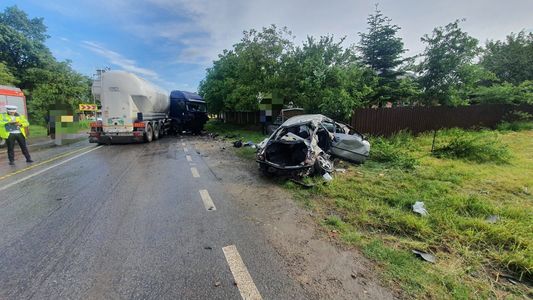 Bacău: Doi morţi şi un rănit în urma unui accident produs în localitatea Bârsăneşti/ Traficul pe DN 11 este îngreunat