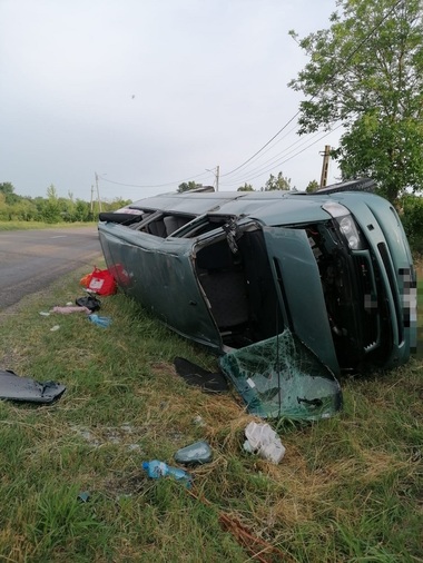 Giurgiu: Microbuz în care se aflau nouă persoane, implicat într-un accident rutier - FOTO
