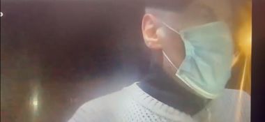 Poliţia din Timişoara cere sprijin cetăţenilor pentru identificarea unui bărbat care a furat un portofel cu mai multe carduri bancare, apoi a retras de la un ATM peste 8.000 de lei

