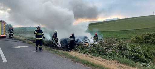 Iaşi: Şoferul care a provocat accidentul în care o persoană a murit carbonizată a fost reţinut / El era băut, dar în faţa poliţiştilor nu a recunoscut că se afla la volan