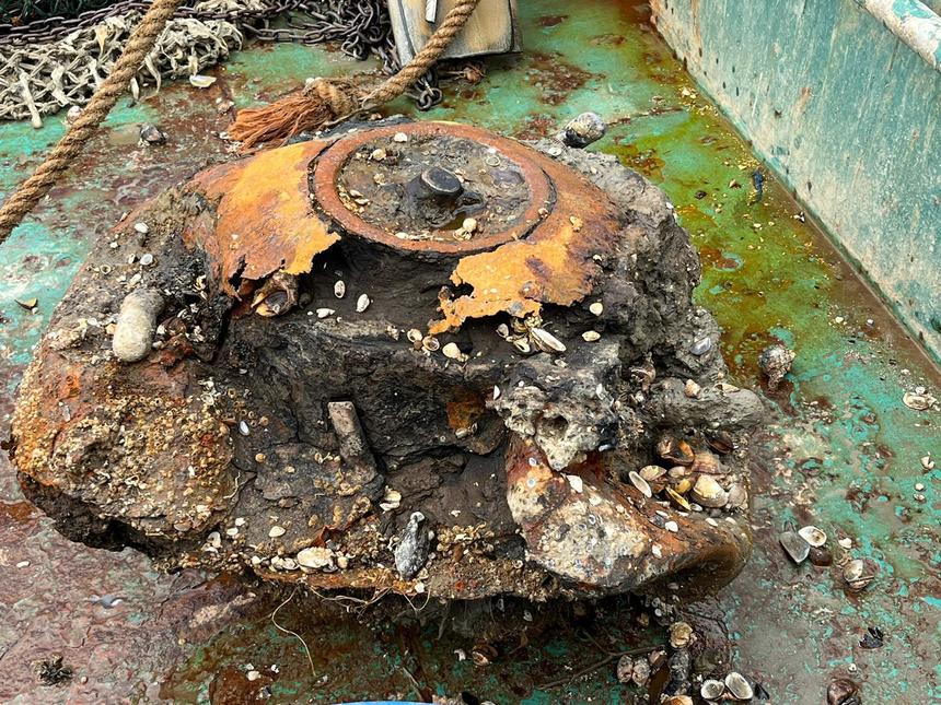 Un remorcher militar a distrus o mină marină din Al Doilea Război Mondial, în largul ţărmului românesc al Mării Negre