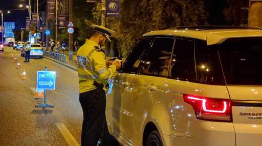 Control al Brigăzii Rutiere din Capitală pentru prinderea şoferilor aflaţi sub influenţa alcoolului sau a substanţelor psihoactive - Au fost date 34 de sancţiuni, în valoare de 21.500 de lei/ Fostul soţ al Elenei Băsescu, prins băut la volan