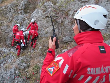 Salvamont România: 21 de persoane, salvate în ultimele 24 de ore / 7 au fost predate serviciilor de Ambulanţă sau SMURD pentru transport la spital 