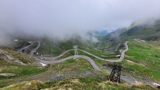 Circulaţia rutieră se redeschide pe Transfăgărăşan (DN 7C), începând cu ora 08:00 