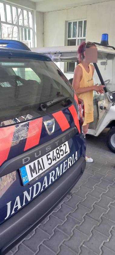Timiş: Femeie din Ucraina, salvată după ce a vrut să se arunce de pe pod, la Lugoj/ Ulterior, ea a fost oprită de jandarmi când a fugit din maşină şi se îndrepta din nou spre pod/ Ea a fost internată într-o clinică de psihiatrie