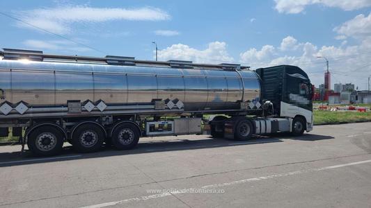 Poliţia de Frontieră - 23 de tone de deşeuri de ulei şi grăsimi comestibile, blocate la Vama Giurgiu
