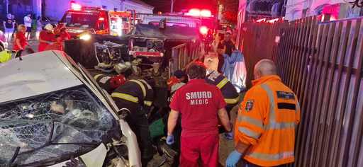 Starea unuia dintre bărbaţii răniţi în accidentul de la Iaşi în care au murit patru persoane se menţine critică. Alţi doi colegi se mai află internaţi în spital

