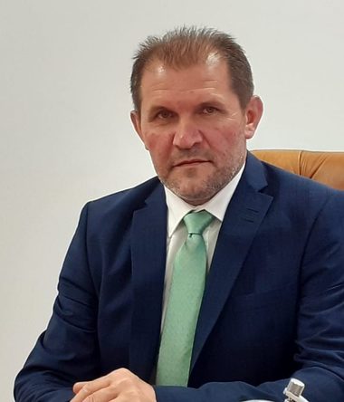 Sălaj: Subprefectul Virgil Ţurcaş, rănit grav după prăbuşirea acoperişului unui foişor, a murit