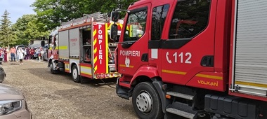Timişoara: Un bărbat de 35 de ani s-a aruncat de la etajul opt al unui bloc de locuinţe / A fost transportat la spital