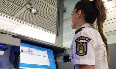 Indieni cu permise de şedere irlandeze false, depistaţi în zona de tranzit a Aeroportului Otopeni