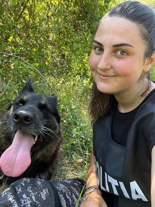 Galaţi: Femeie dată dispărută la începutul săptămânii, găsită cu ajutorul unui câine poliţist/ Ea se rătăcise în pădure şi era deshidratată