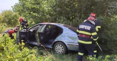 Ialomiţa: Trei răniţi, între care un copil de doi ani, într-un accident produs la ieşirea din localitatea Amara