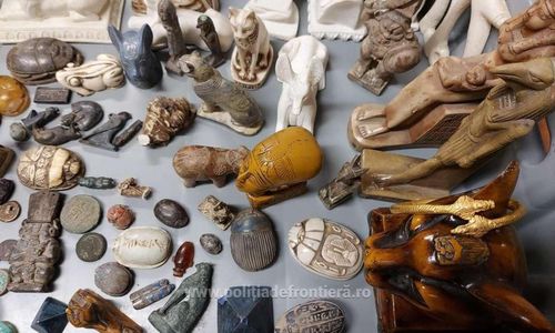 Doi cetăţeni libanezi, depistaţi pe Aeroportul Otopeni cu 80 de artefacte arheologice, susceptibile de a face parte din patrimoniul cultural egiptean
