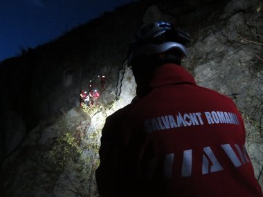 Şapte persoane au fost salvate de salvamontişti în ultimele 24 de ore, trei dintre ele fiind transportate la spital