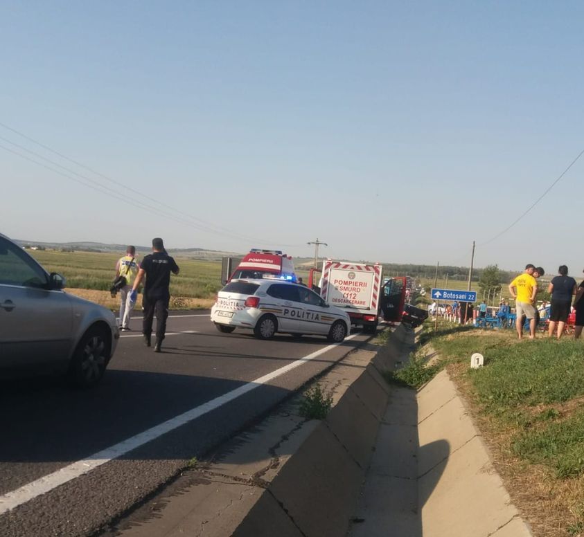 Coliziune frontală între două autoturisme, pe DN 29 Suceava – Botoşani, în zona localităţii Dumbrăveni. În urma accidentului, cinci persoane au fost rănite