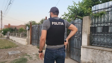Percheziţii în două judeţe şi în Bucureşti într-un dosar în care mai multe persoane au încasat bani, promiţând servicii de proiectare, autorizare, avizare şi construcţii imobile, care în fapt nu s-ar fi executat