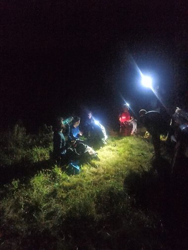 Trei turişti cehi rătăciţi în Retezat, recuperaţi de salvamontişti hunedoreni din zona Gura Zlata/ Un alt turist care a plecat pe o scurtătură nemarcată, în partea superioară a Văii Galeş, căutat în continuare