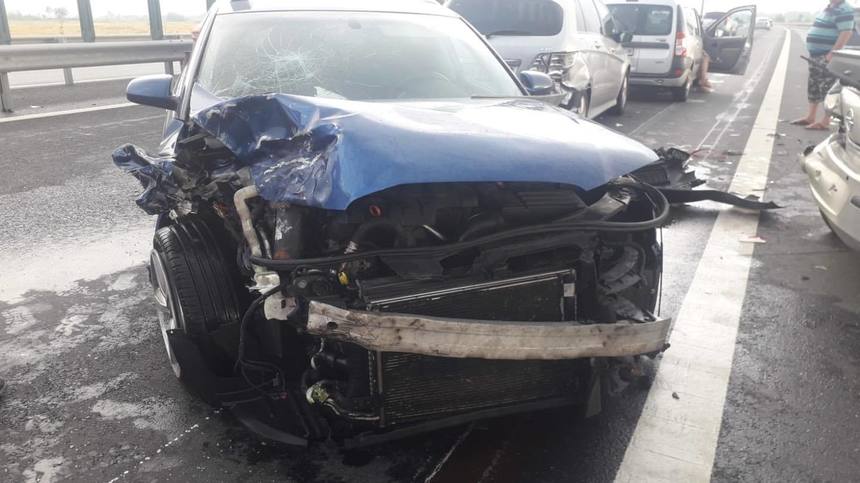 Timiş: Accident cu cinci autovehicule pe autostrada A1 Deva-Nădlac, în apropierea localităţii Margina / Două persoane, între care un minor, evaluate medical / Coloană de trei kilometri  