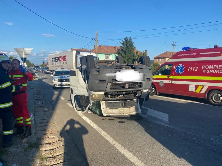 UPDATE - Mureş: Microbuz de transport persoane, implicat în accident rutier / 11 persoane au fost rănite / Microbuzul, înmatriculat în Ungaria 