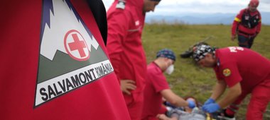 Turistă din Timişoara, coborâtă de pe Vârful Toaca, după ce i s-a făcut rău / Au intervenit Salvamont Neamţ şi Elicopterul SMURD de la Iaşi