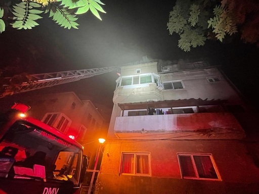 Incendiu la un imobil din Sectorul 5 al Capitalei - 25 de persoane au fost evacuate - FOTO