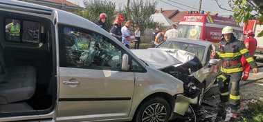 UPDATE - Accident cu victime multiple, în judeţul Iaşi / Opt persoane au fost transportate la spital