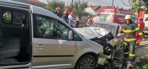 UPDATE - Accident cu victime multiple, în judeţul Iaşi / Opt persoane au fost transportate la spital