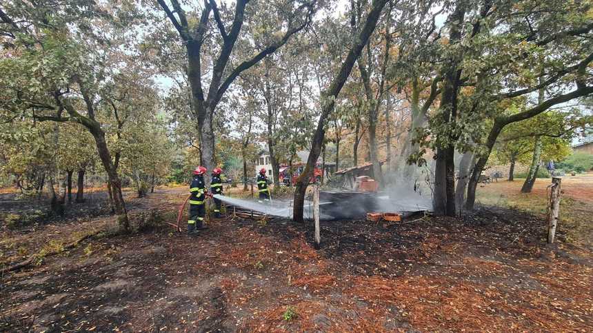 Pompieri români în Franţa - Misiunile continuă în altă zonă de intervenţie din cadrul Parcului natural regional Landes de Gascogne 