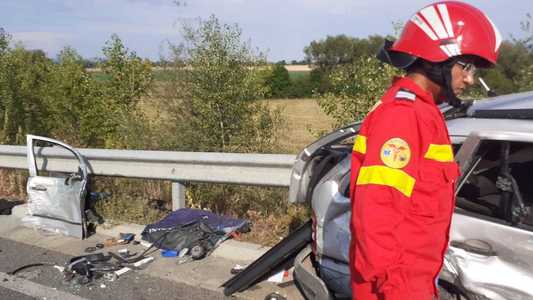 Hunedoara: Doi bărbaţi decedaţi într-un accident rutier între Geoagiu şi Orăştie / Autoturismul a intrat în derapaj şi a lovit frontal o autoutilitară