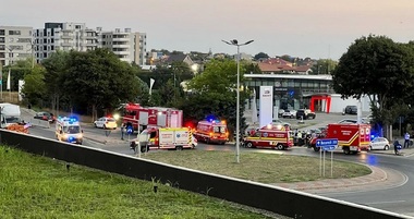 Constanţa: Un bărbat de 24 de ani a murit şi alte şase persoane au fost rănite după ce maşina în care se aflau a intrat într-un stâlp - FOTO
