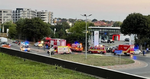 Constanţa: Un bărbat de 24 de ani a murit şi alte şase persoane au fost rănite după ce maşina în care se aflau a intrat într-un stâlp - FOTO

