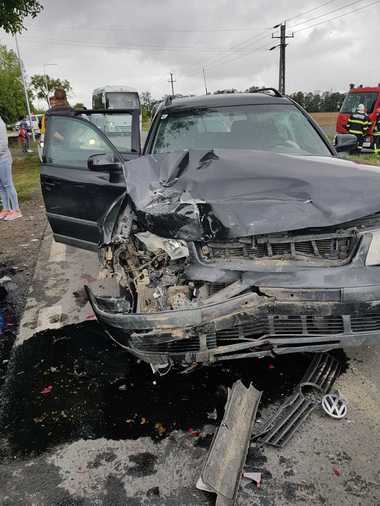 Trei persoane, transportate la spital în urma unui accident rutier produs în judeţul Satu Mare