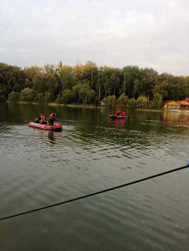 Iaşi: Bărbat înecat în Lacul Ciric / Au intervenit pompierii cu două bărci pneumatice