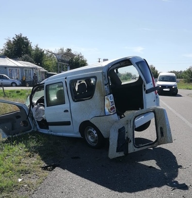Două persoane au murit şi un copil a fost rănit grav într-un accident produs în judeţul Buzău - FOTO