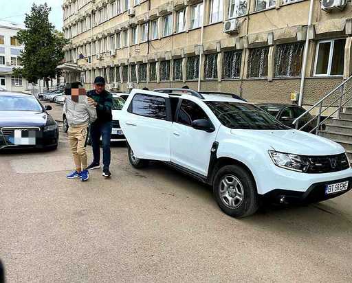 Botoşani: Femeie violată şi tâlhărită în propria locuinţă de un tânăr de 23 de ani care a sunat la uşa apartamentului  