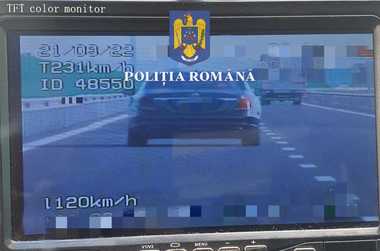Olt: Un şofer a fost prins cu viteza de 231 de kilometri pe oră pe Drumul Expres 12/ El a rămas fără permis pentru patru luni şi a fost amendat cu 1.450 de lei