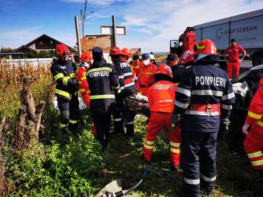 Iaşi: Un bărbat de 74 de ani a murit după ce maşina pe care o conducea s-a ciocnit de un TIR 
