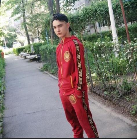 UPDATE - Adolescent de 13 ani din Galaţi, căutat de poliţişti după ce a plecat de acasă în urma unei discuţii cu tatăl său/ El s-a urcat într-un tren cu destinaţia Bucureşti/ Băiatul, găsit în Gara de Nord din Bucureşti