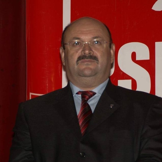 Preşedintele PSD Argeş, Ion Mînzînă, admite că a votat excluderea din partid a deputatului Bălăşoiu pentru bănuiala că ar exista un filmuleţ cu acesta în care apare în ipostaze intime împreună cu o altă persoană