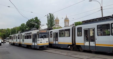 Tramvai cu 25 de călători, implicat în accident rutier la Ploieşti 